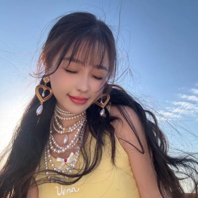 罗莎娜 海报